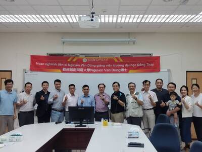 1121108-10越南同塔大學學者來訪
